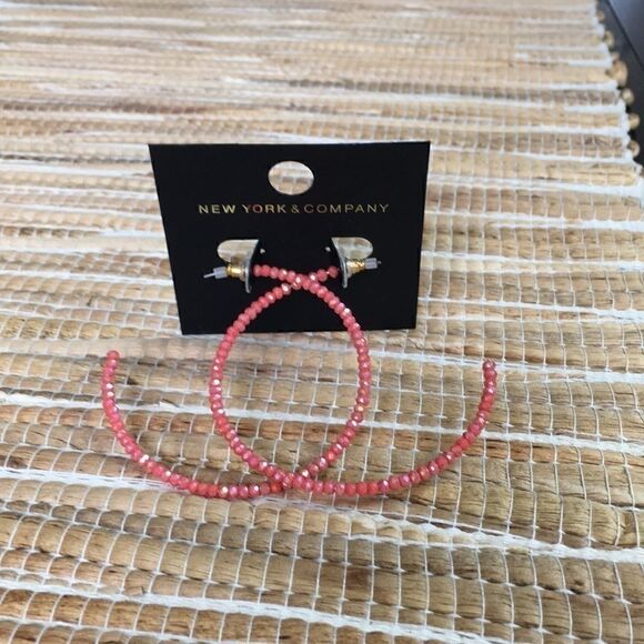 NWT NY&C coral iridescent bead hoops - Picture 1 of 2